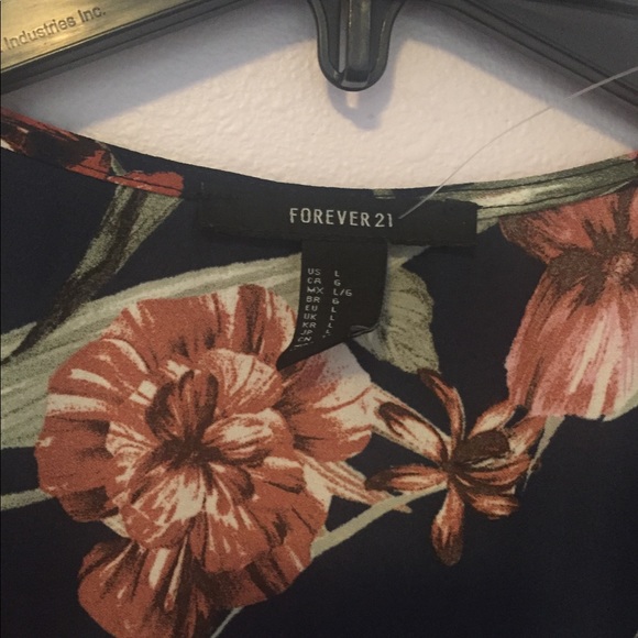 Forever 21 floral wrap dress - Picture 3 of 4